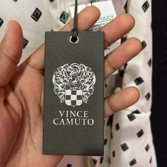 VINCE CAMUTO Diamond Pattern 100% Polyester Blouse Size M NWT - Picture 4 of 7